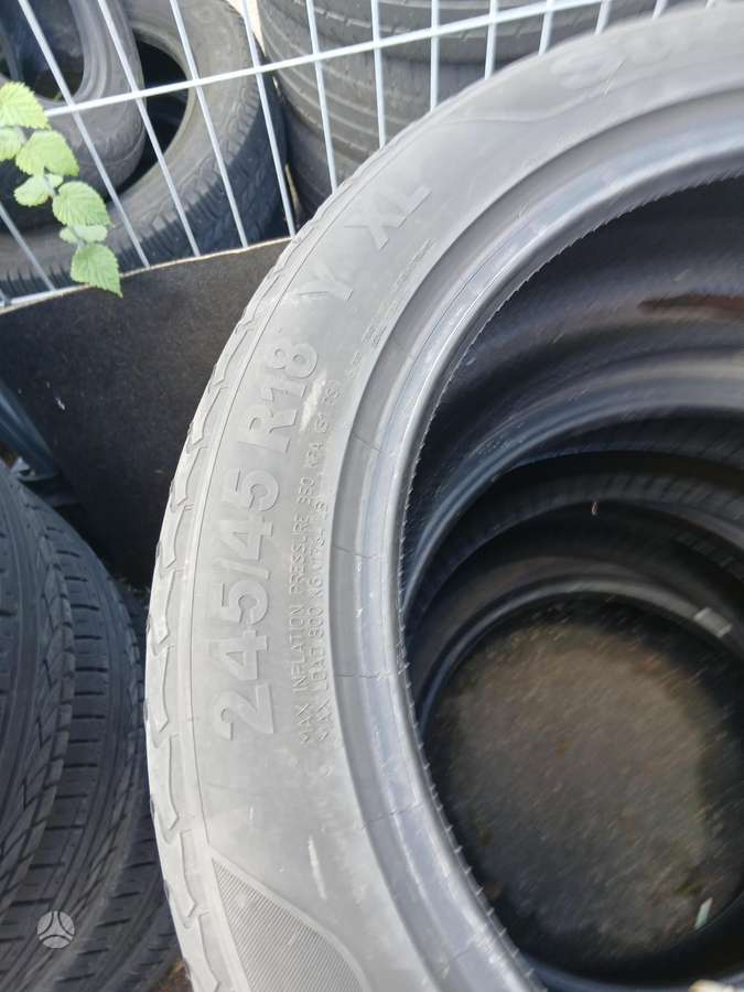 Tyfoon, summer 245/45 R18