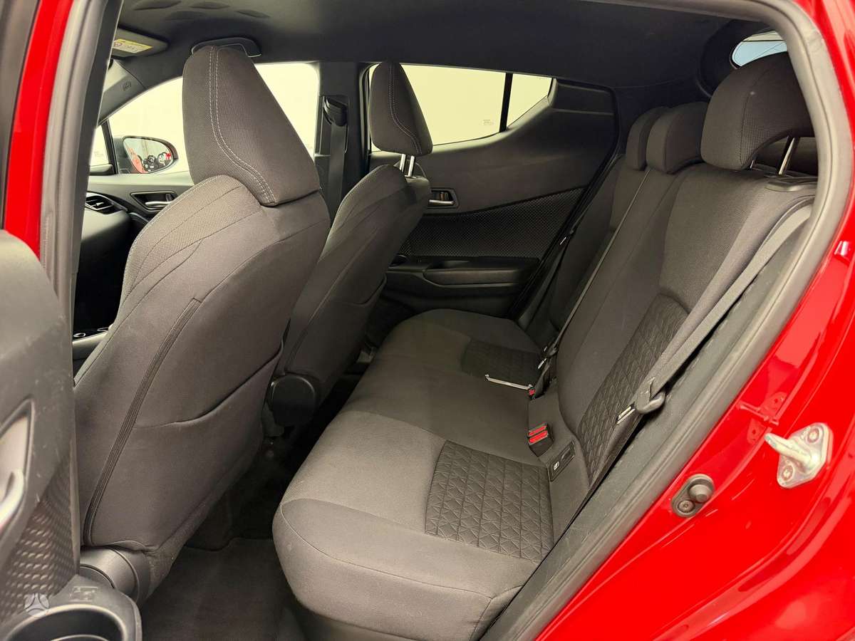 Toyota C-HR - 12