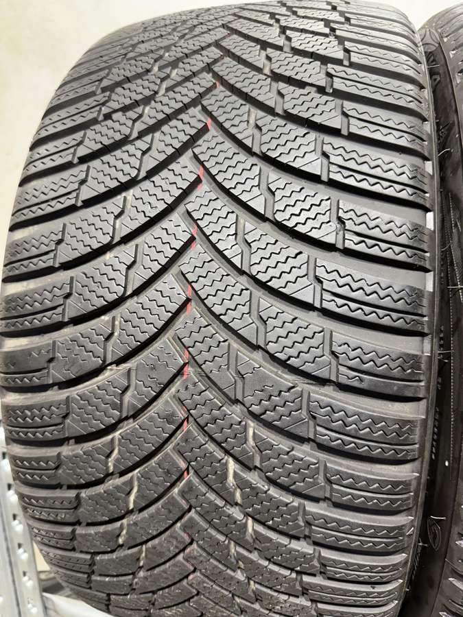 Firestone Winterhawk4/2023m, žieminės 255/35 R19