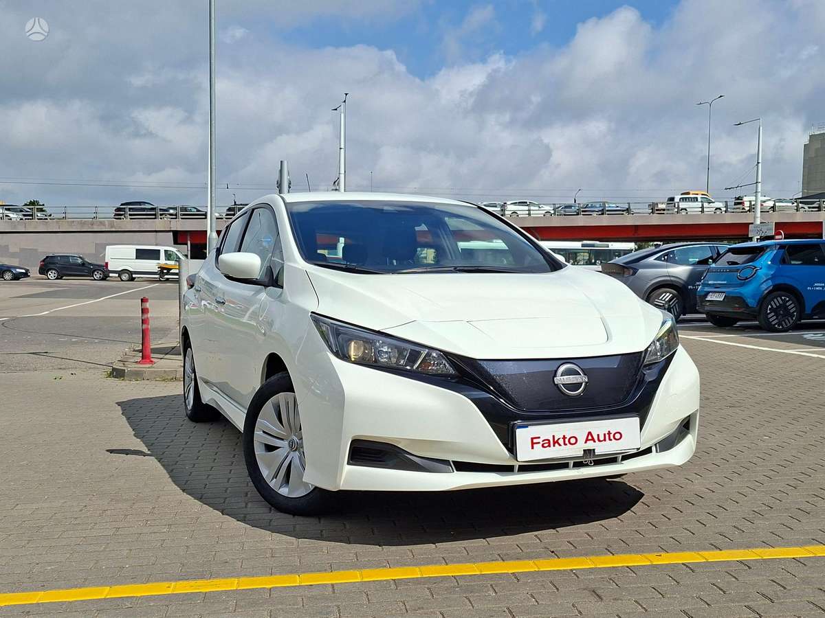 Nissan Leaf, hatchback