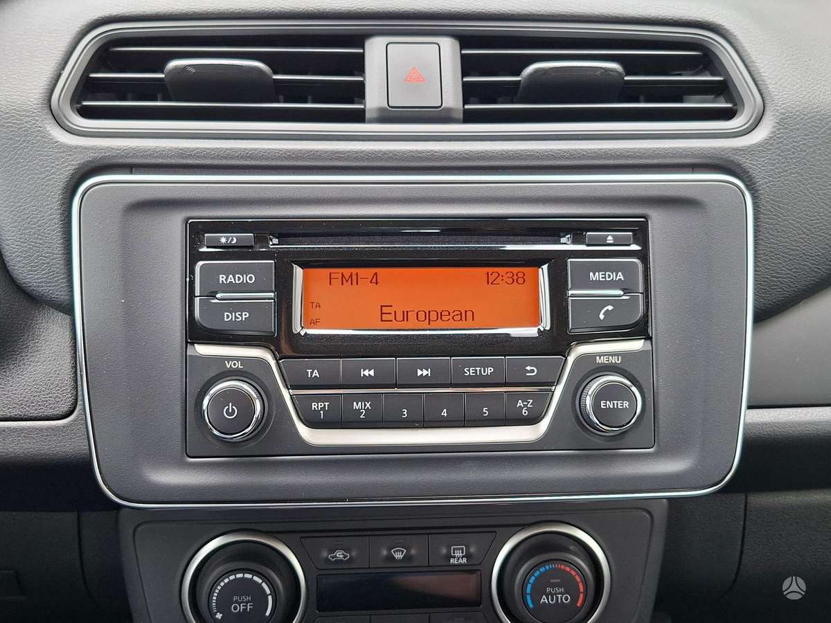 Nissan Leaf, hečbekas