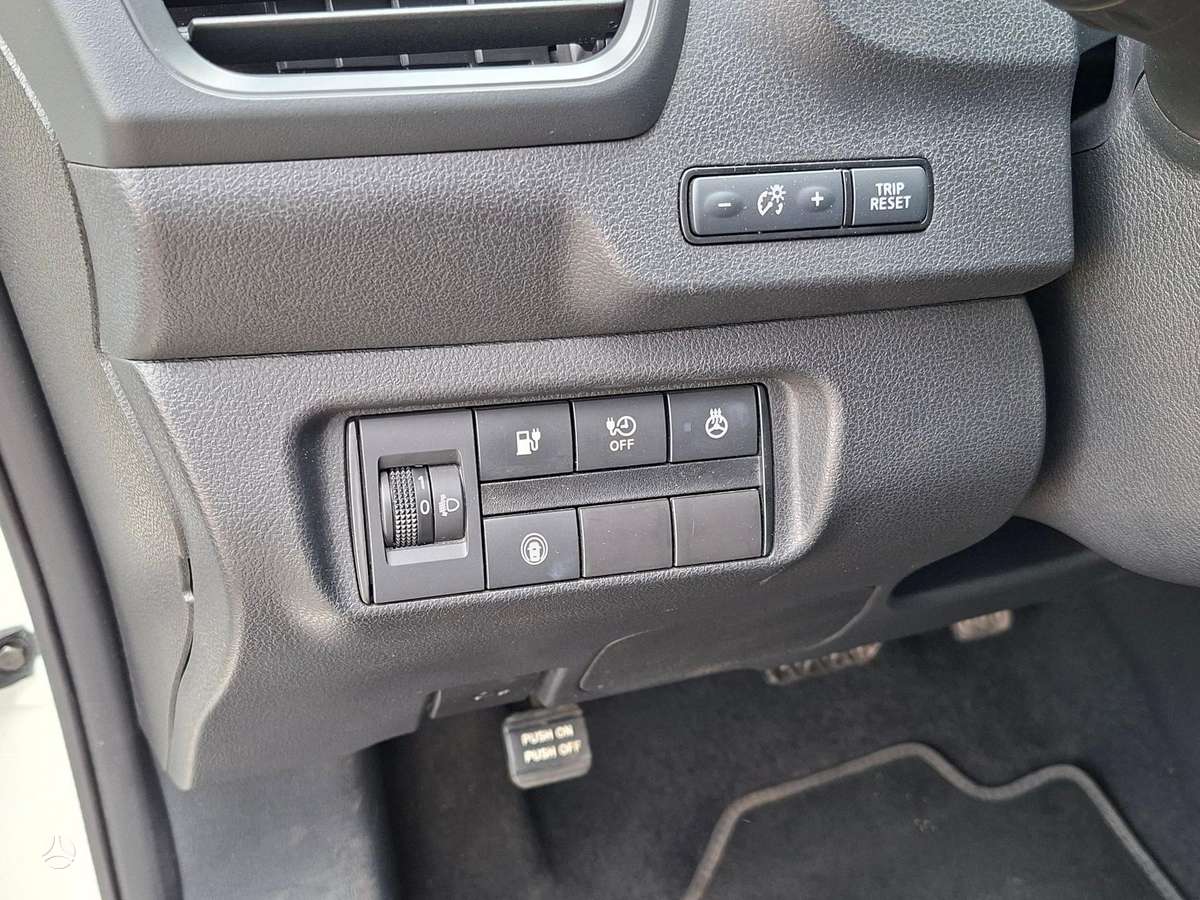 Nissan Leaf, Хэтчбек