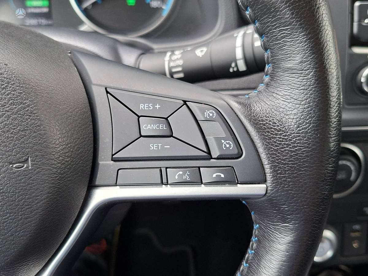 Nissan Leaf, Хэтчбек