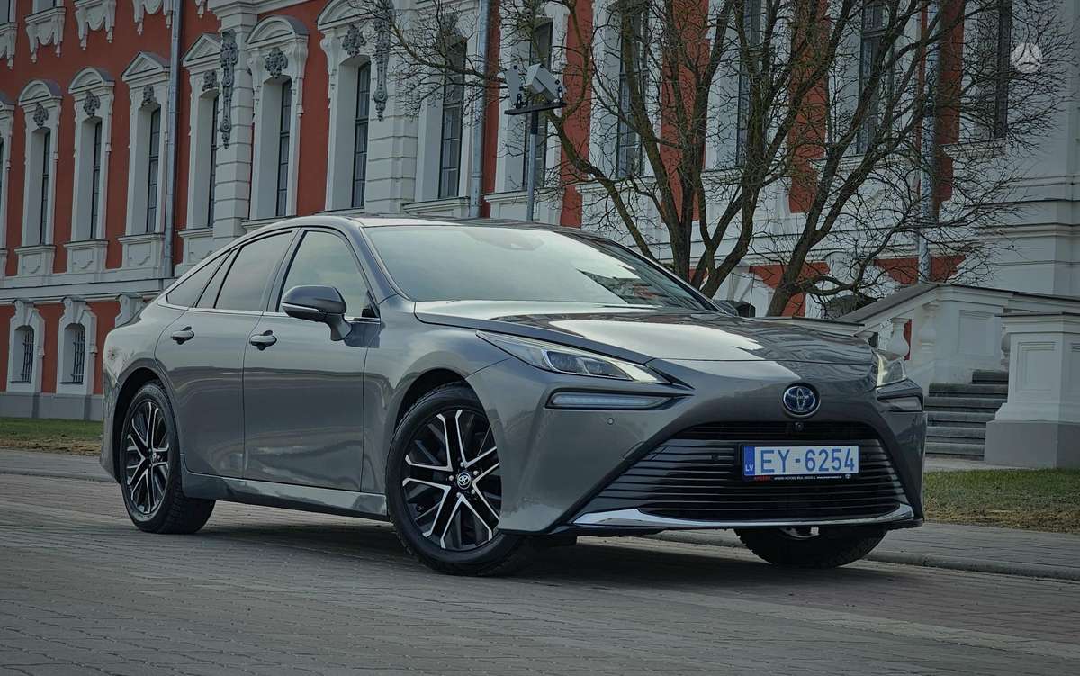Toyota Mirai - 1