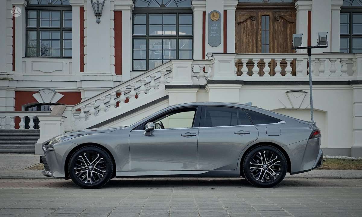 Toyota Mirai - 4