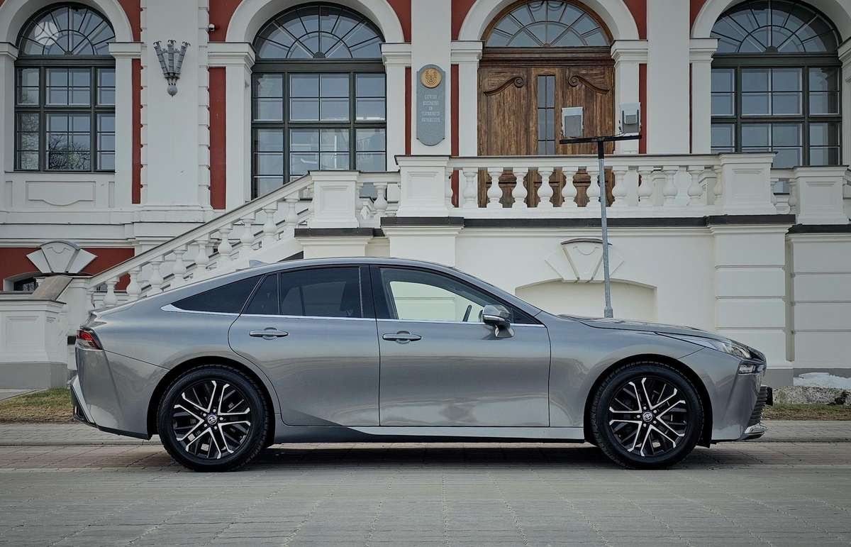 Toyota Mirai - 5