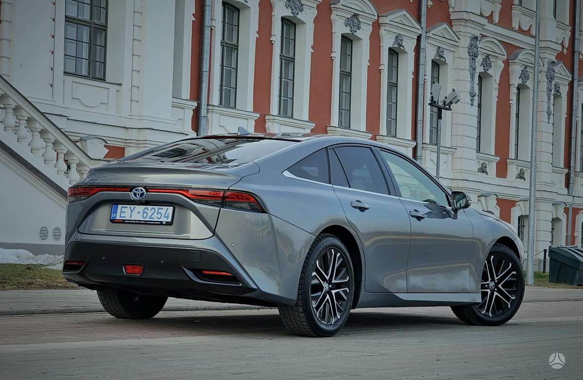 Toyota Mirai - 6