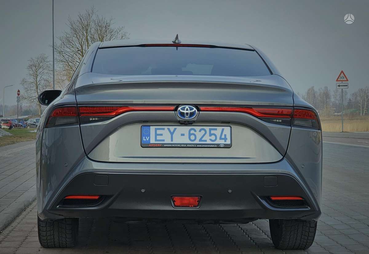 Toyota Mirai - 8