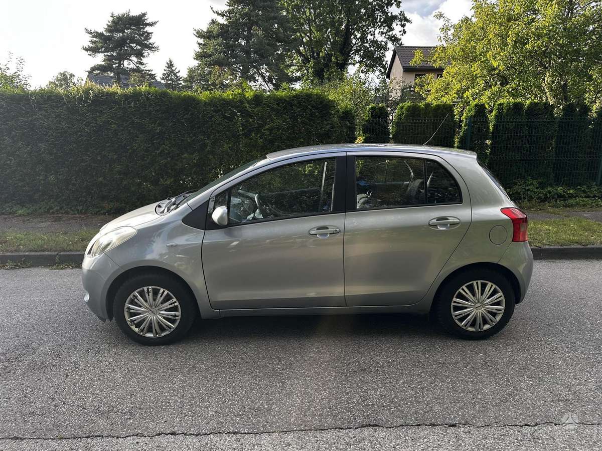 Toyota Yaris - 4
