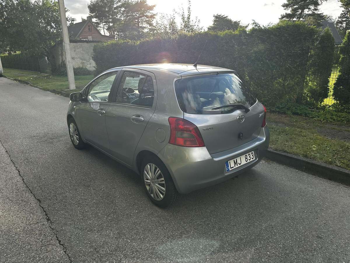 Toyota Yaris - 5