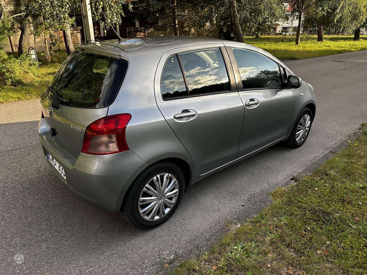 Toyota Yaris - 7