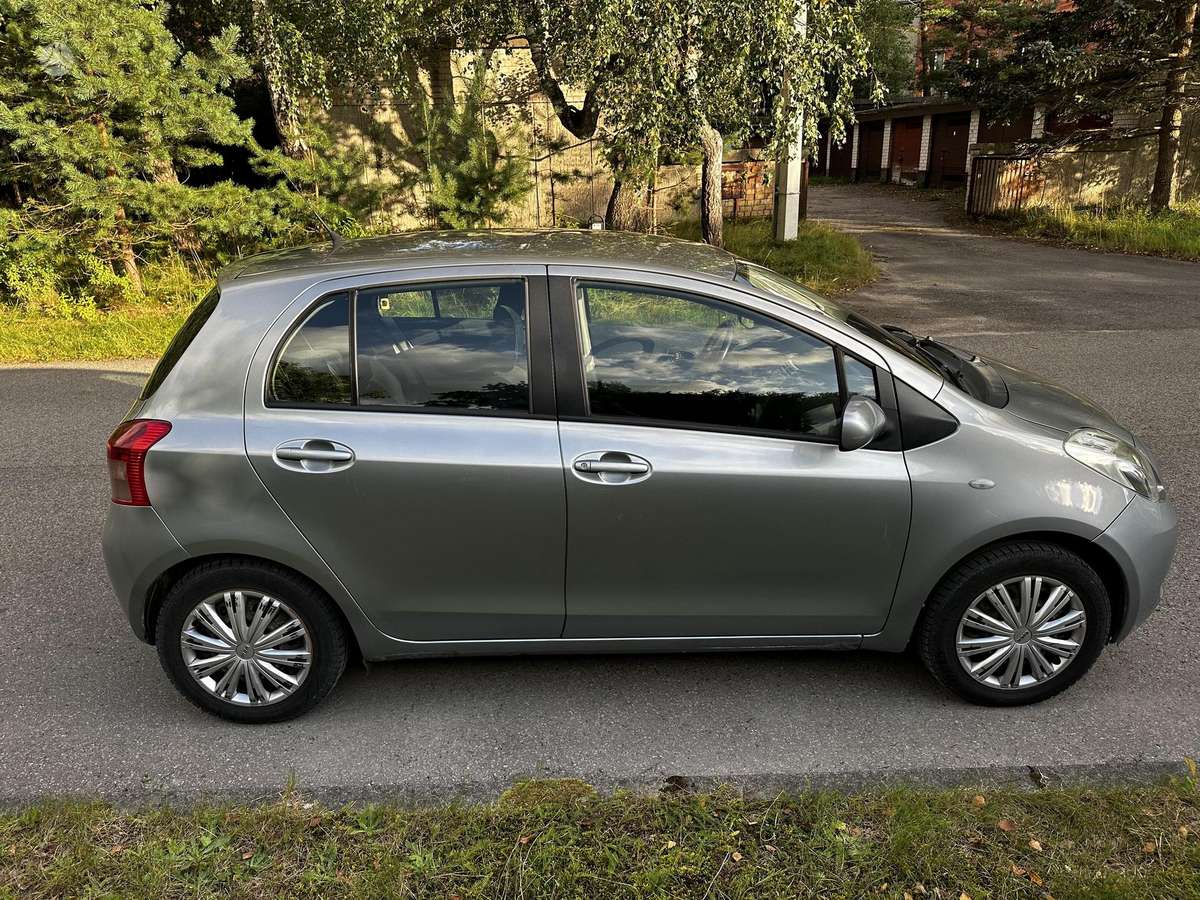 Toyota Yaris - 8