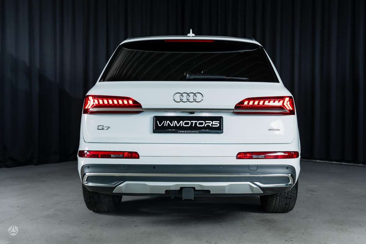 Audi Q7, 3.0 l., off-road / crossover