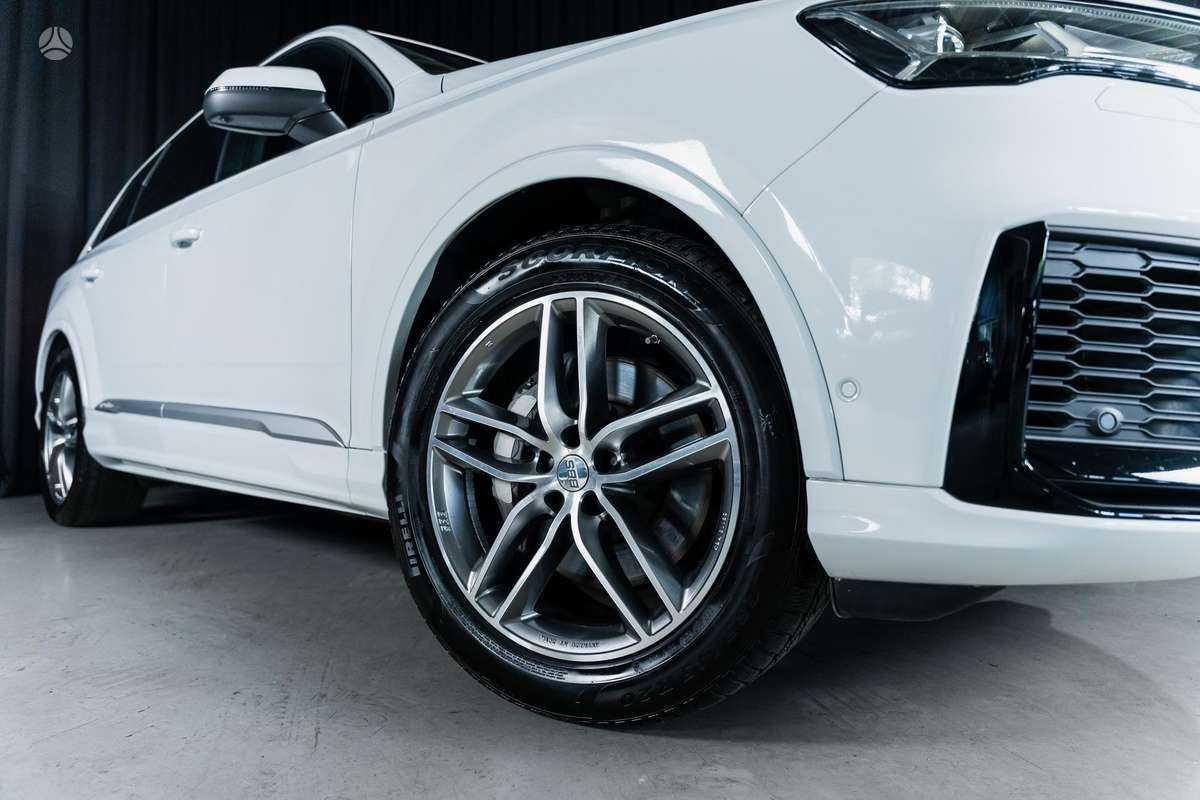 Audi Q7, 3.0 l., off-road / crossover