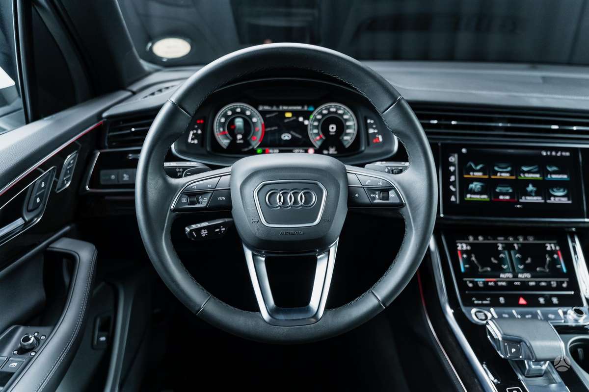 Audi Q7, 3.0 l., off-road / crossover