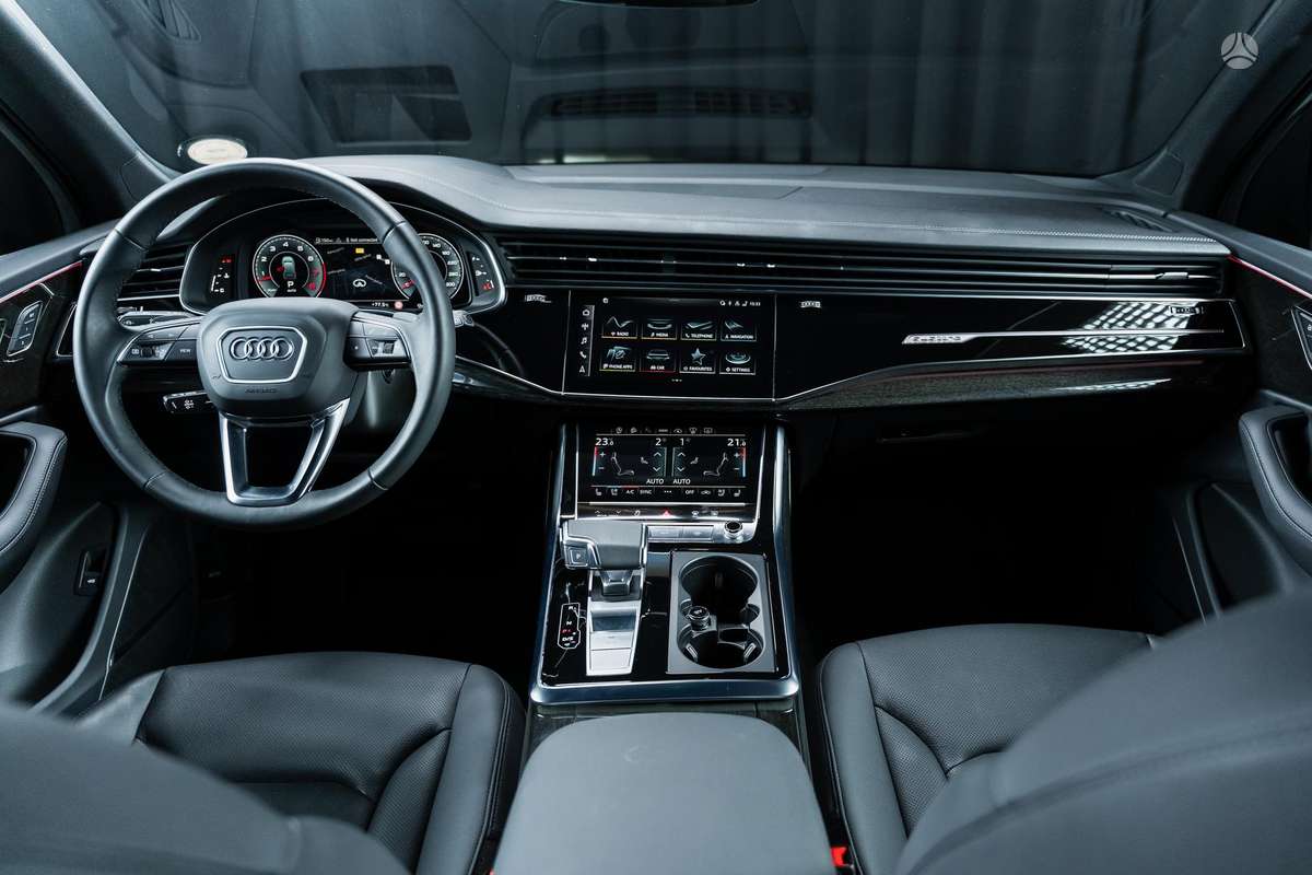 Audi Q7, 3.0 l., off-road / crossover