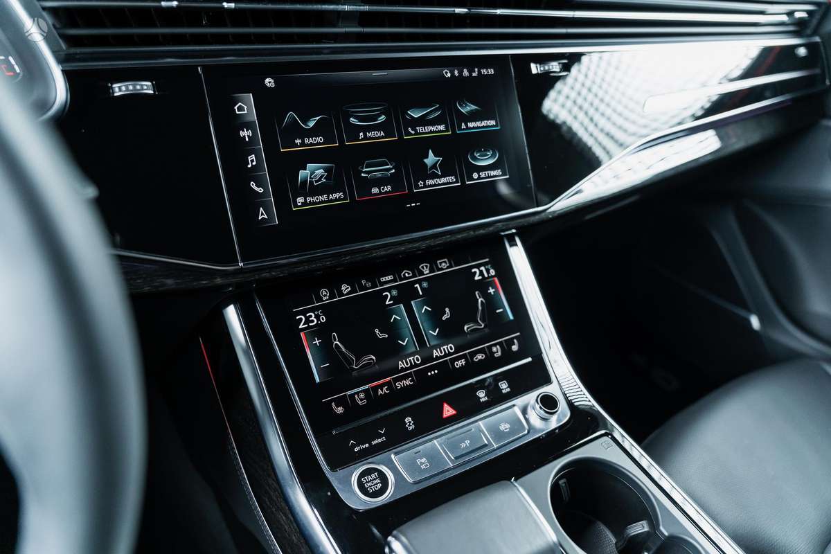 Audi Q7, 3.0 l., off-road / crossover