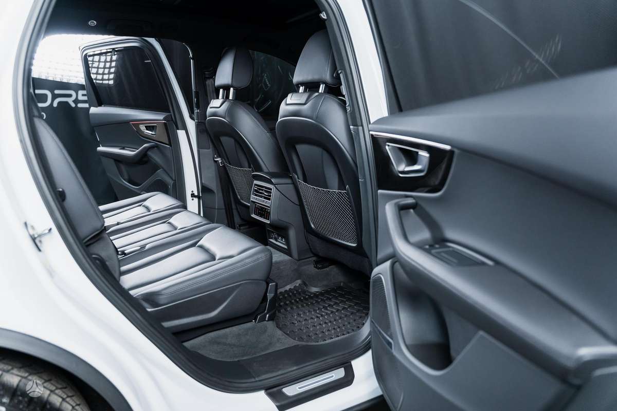 Audi Q7, 3.0 l., off-road / crossover