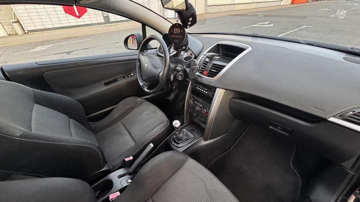 Peugeot 207 - 7