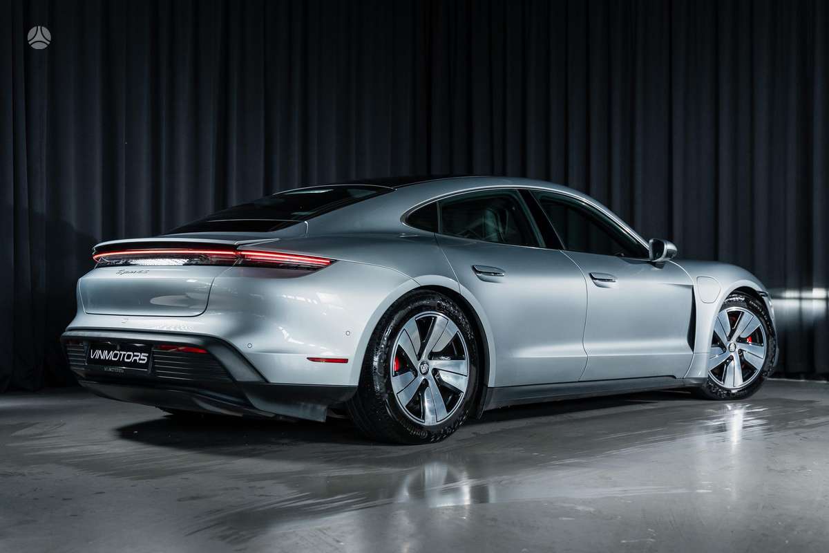 Porsche Taycan, hatchback