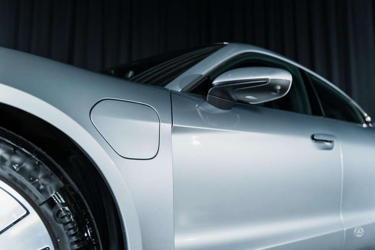 Porsche Taycan, Хэтчбек