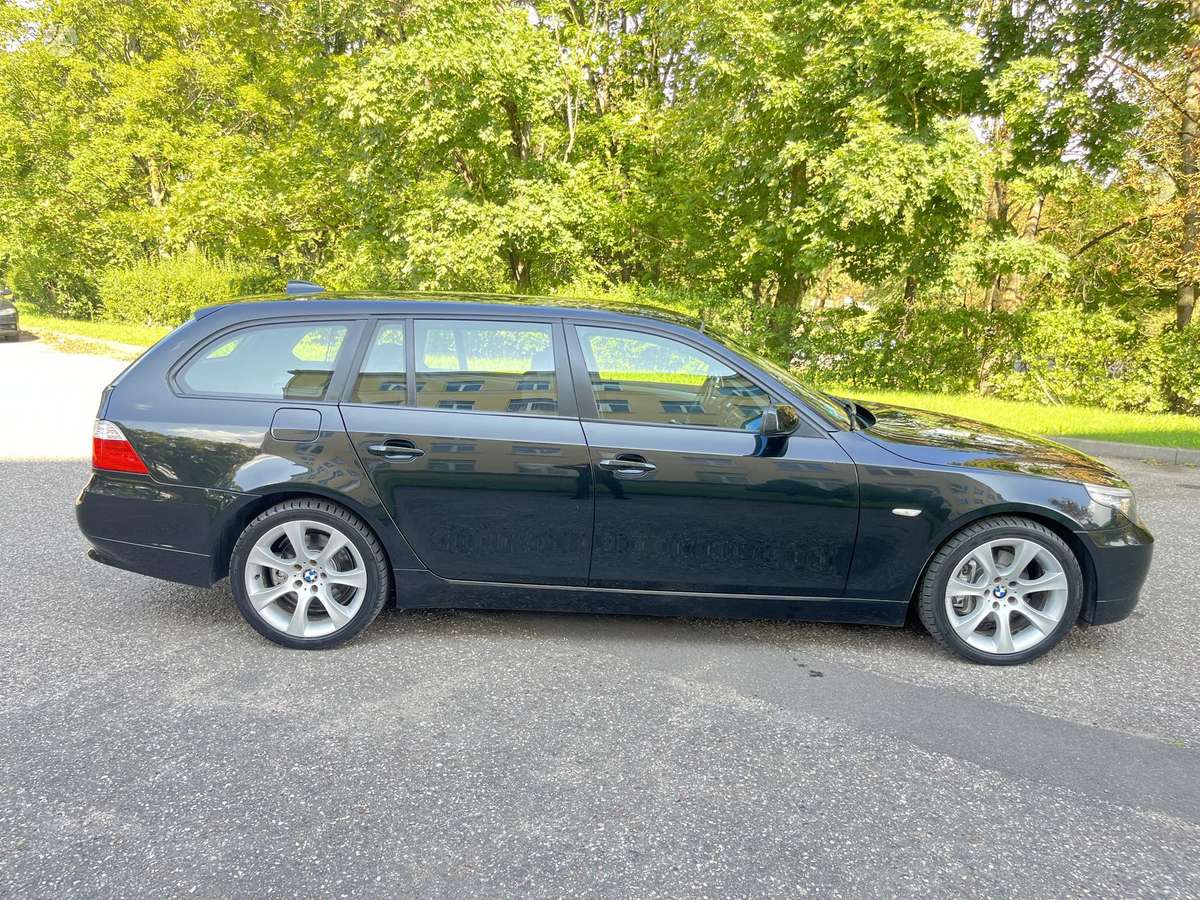 BMW 525, 2.5 l., Универсал