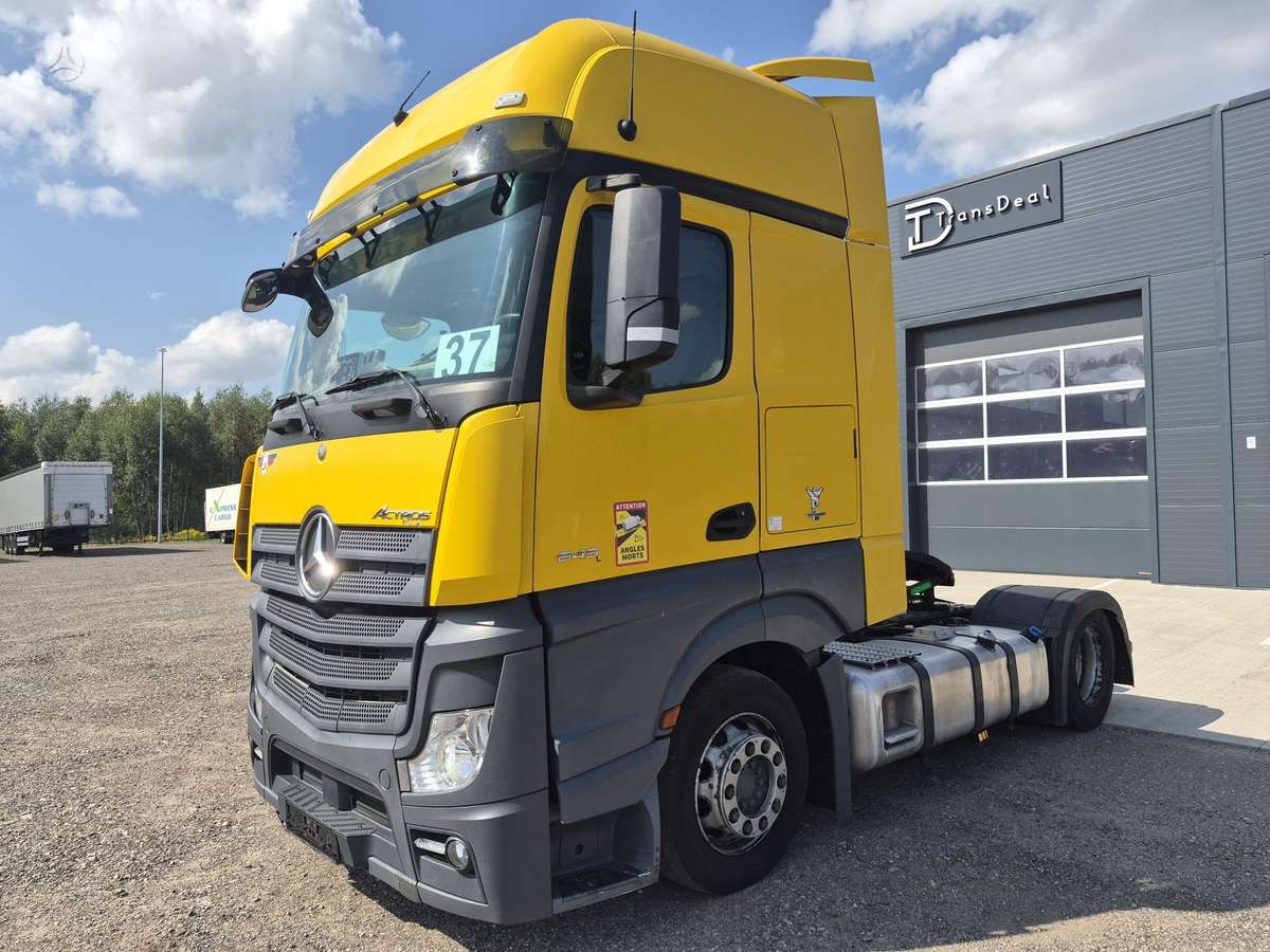 Mercedes-Benz Actros 1845, double sleeper
