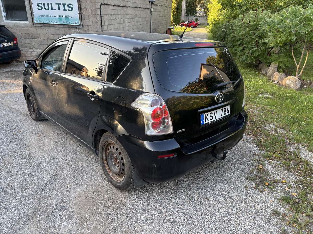 Toyota Corolla Verso - 2