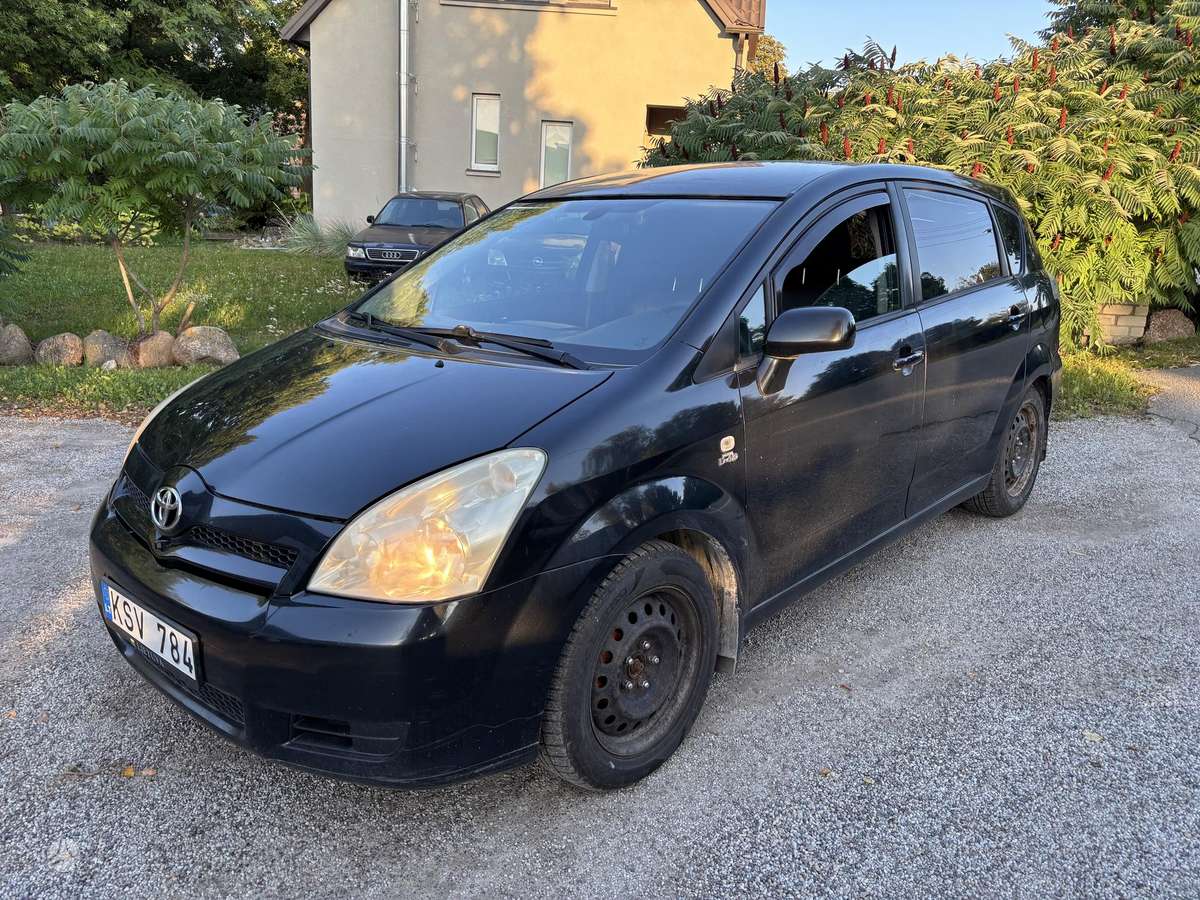 Toyota Corolla Verso - 3