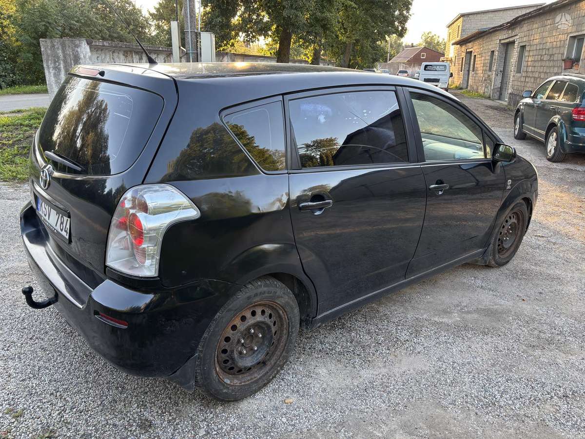 Toyota Corolla Verso - 4