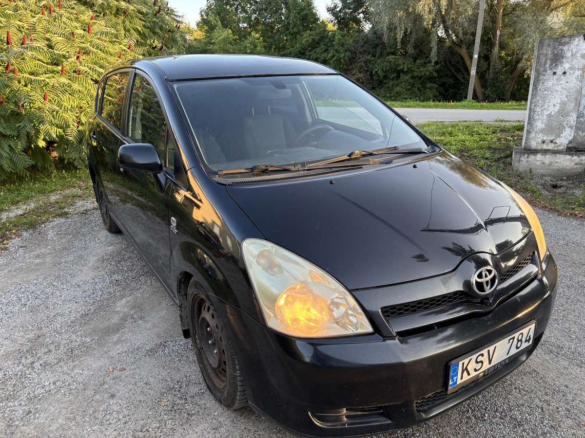 Toyota Corolla Verso - 8