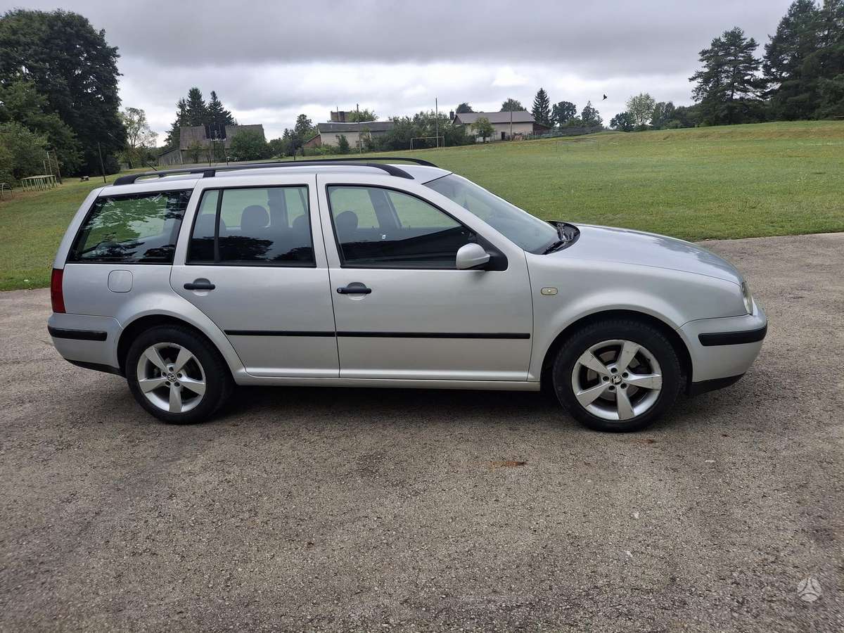 Volkswagen Golf - 3