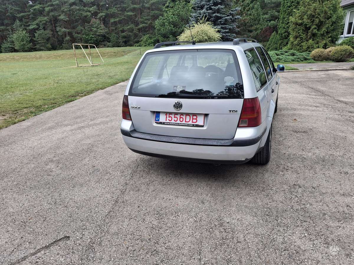 Volkswagen Golf - 4