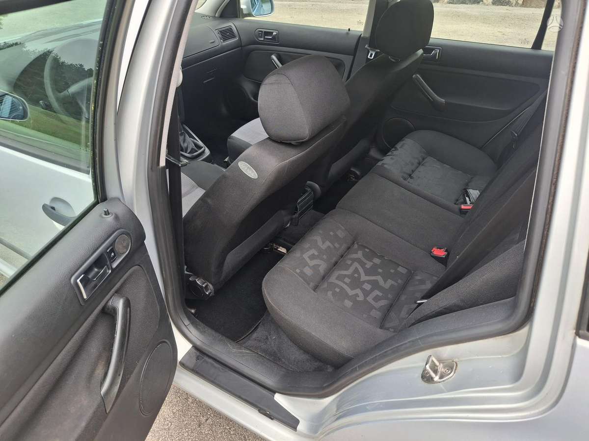 Volkswagen Golf - 6