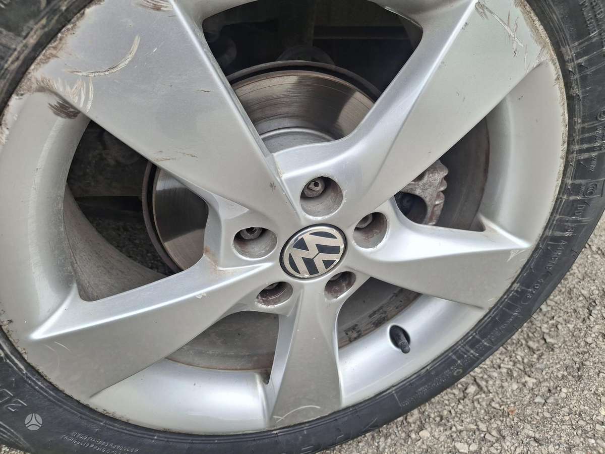 Volkswagen Golf - 12