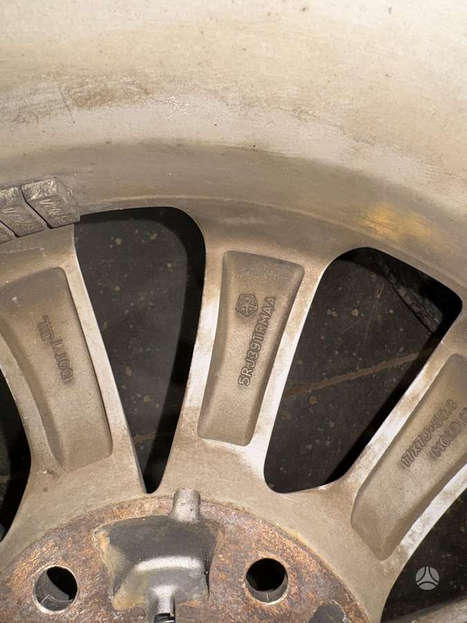 Chrysler Pacifica, light alloy, R17