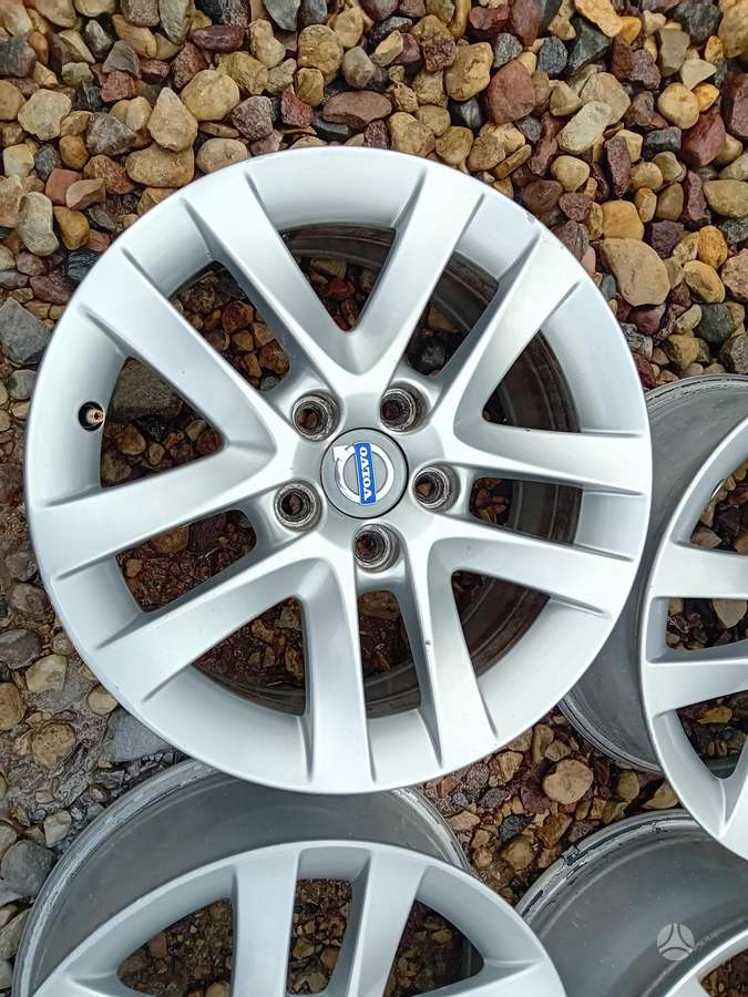 Volvo, lengvojo lydinio, R16