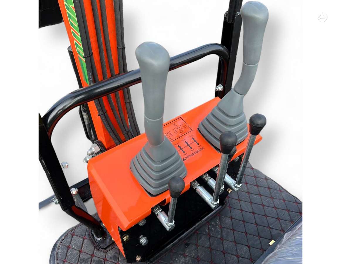 Hinomoto COMBAC 10B, excavator