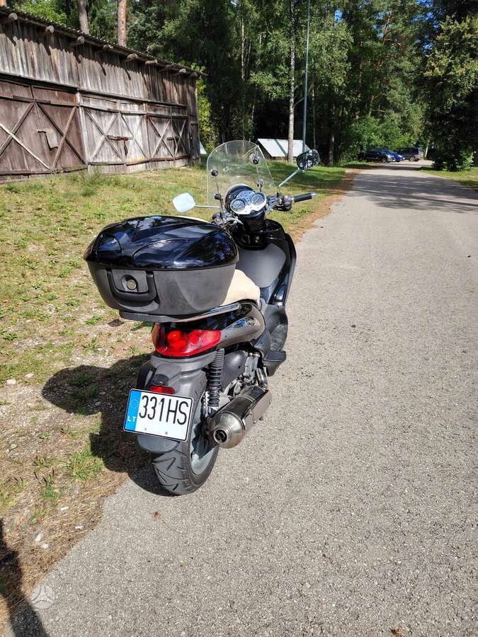 Piaggio Beverly 500cc, scooters / mopeds