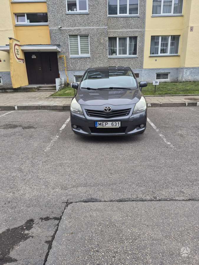 Toyota Verso - 1