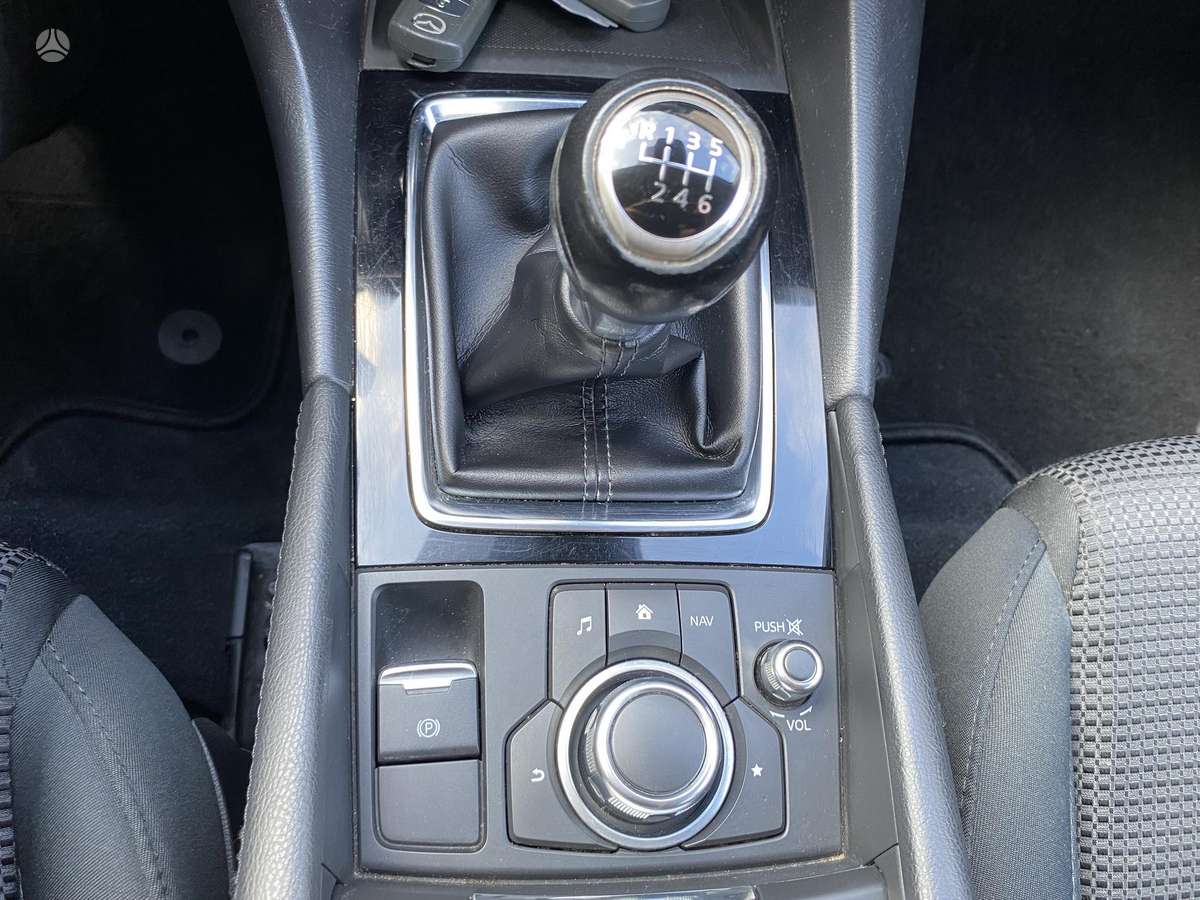 Mazda 3, 2.2 l., Хэтчбек