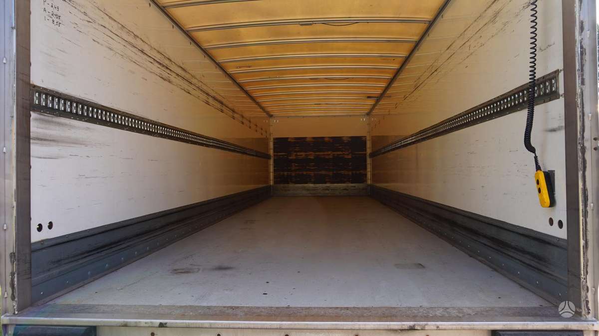 Renault D, box trucks / box vans
