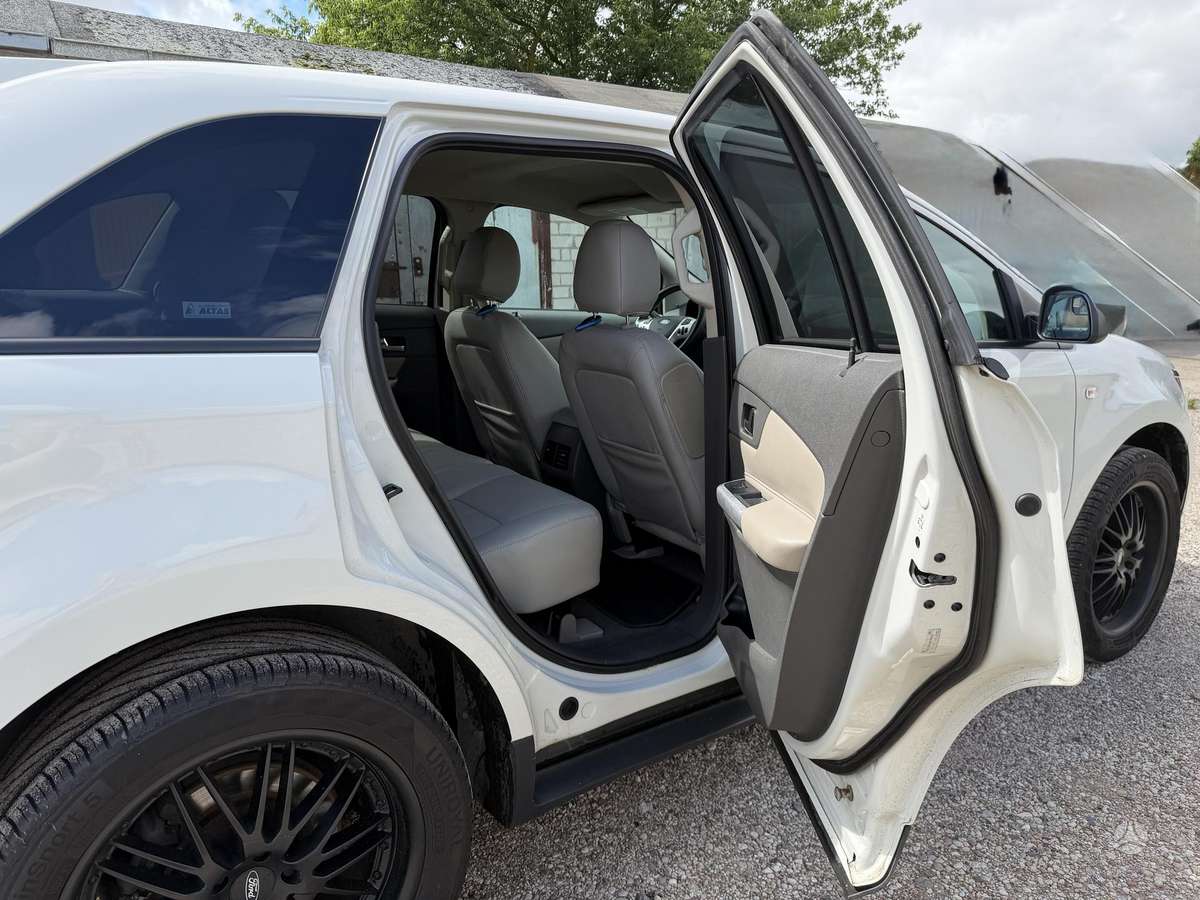 Ford Edge - 10