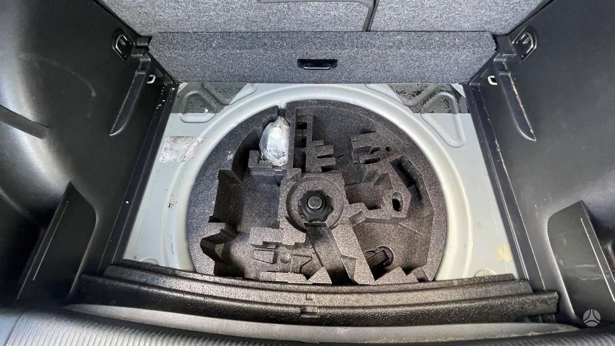 Volkswagen Golf Plus - 12