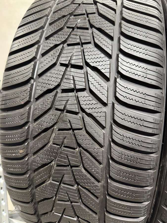 Hankook Winter IceptEvo3//2025m, winter 245/35 R21