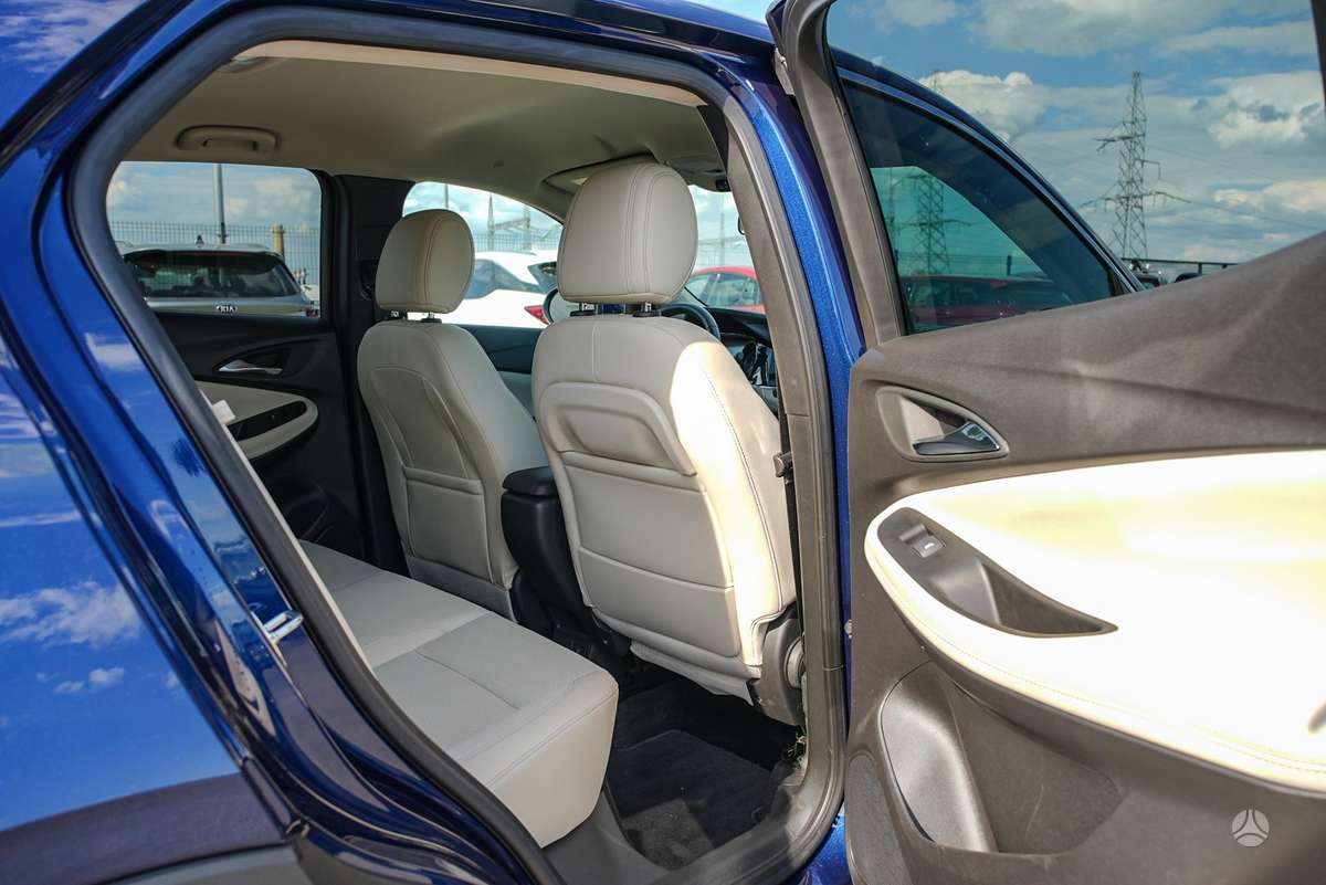 Buick Encore, 1.2 l., off-road / crossover