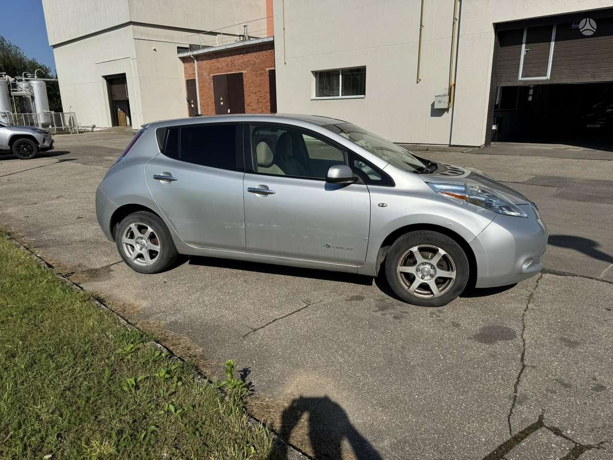 Nissan Leaf, Хэтчбек