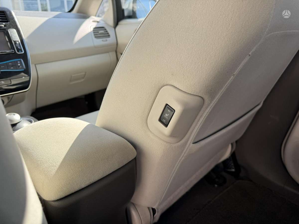 Nissan Leaf, hatchback