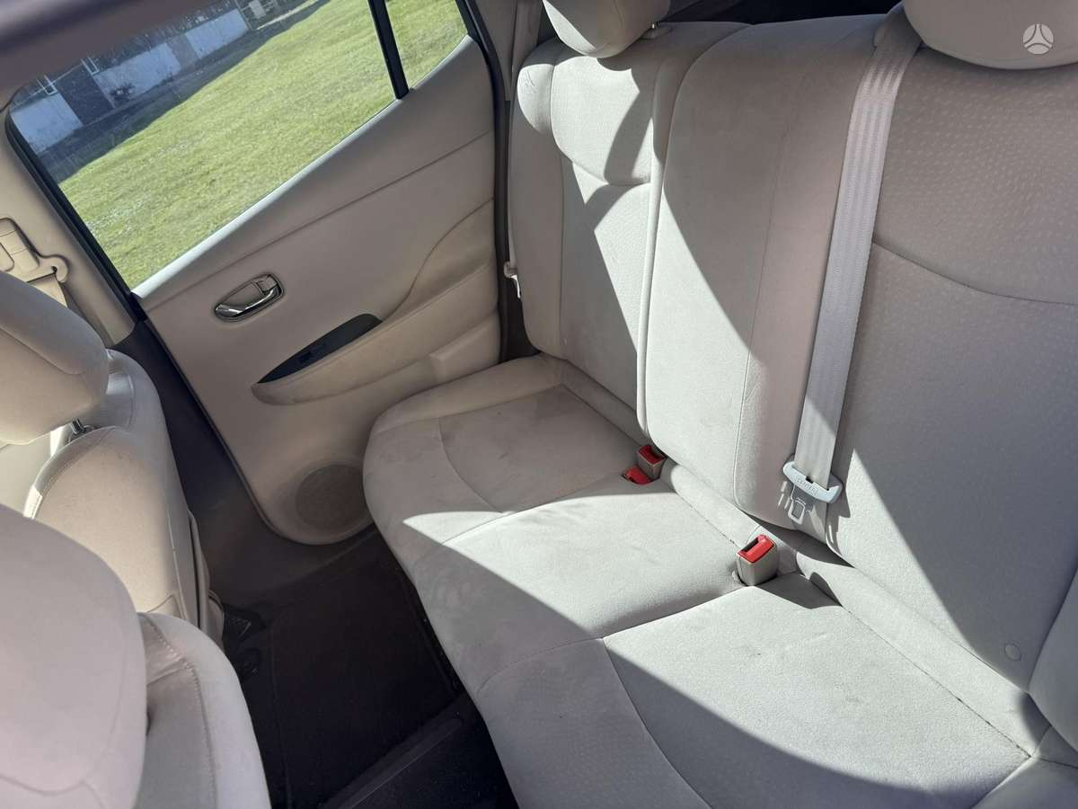 Nissan Leaf, hatchback