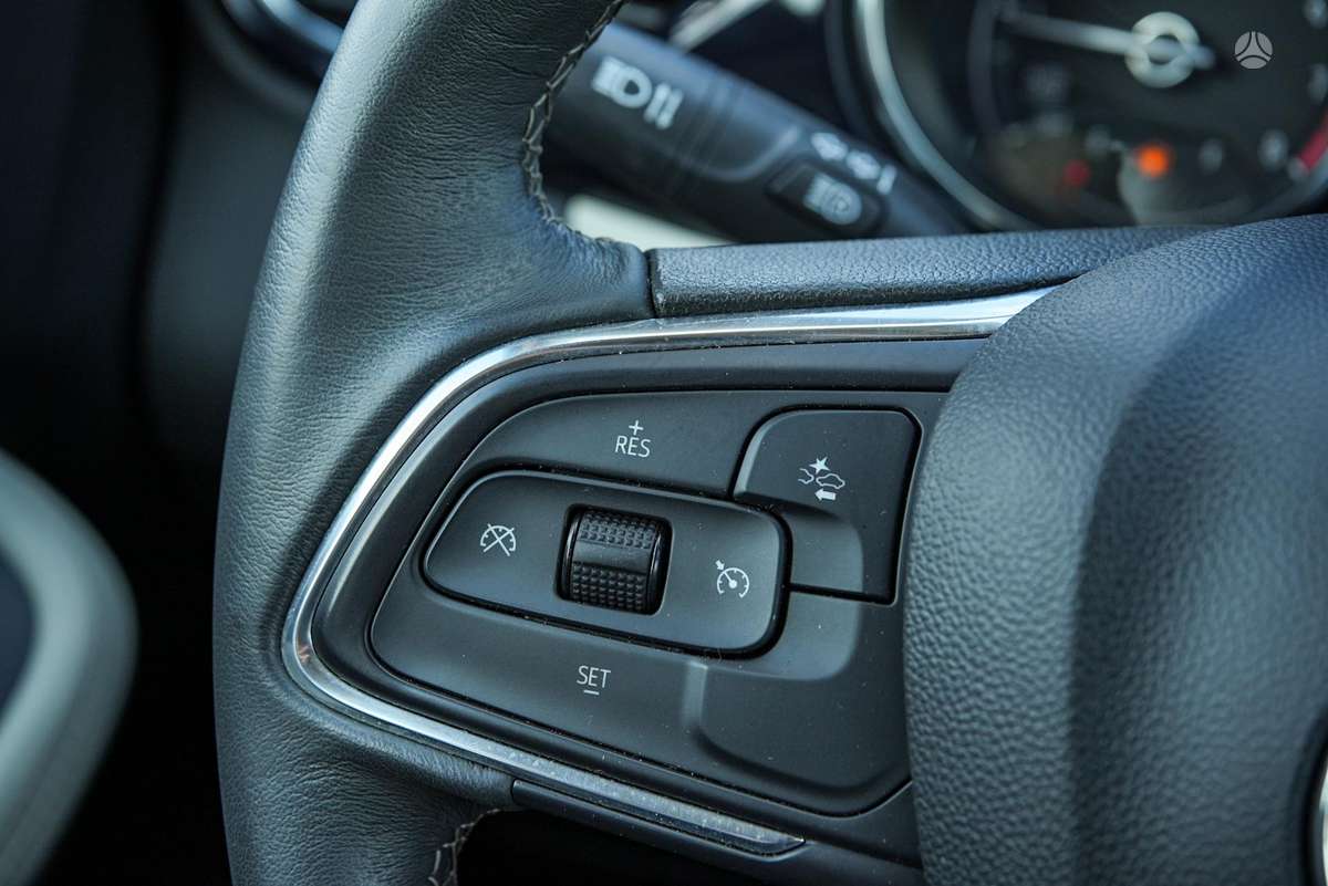 Buick Encore, 1.2 l., off-road / crossover